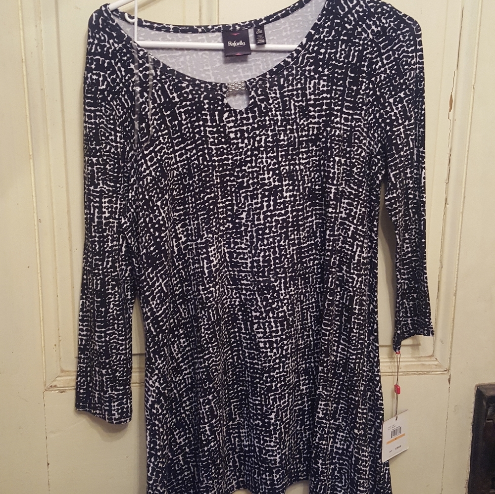 2 / 15$ Rafaella tunic knit top.